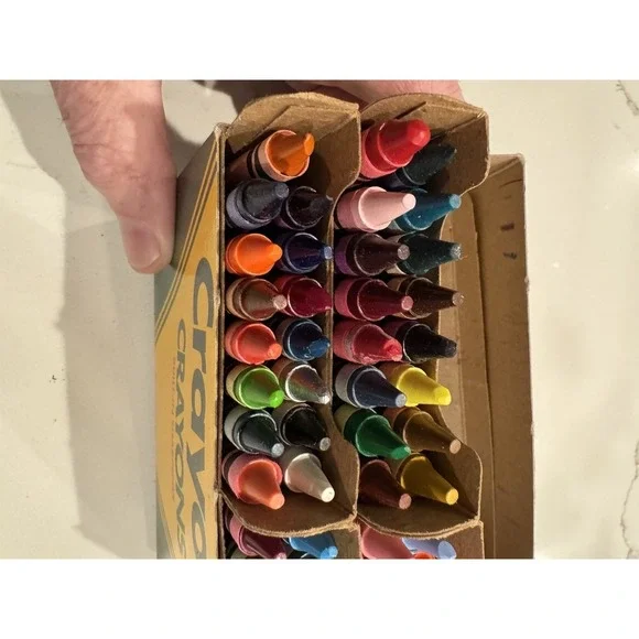 Crayola Collector's Colors Limited Edition Tin Box (1991) 72 Crayons Open Box - Picture 8 of 10